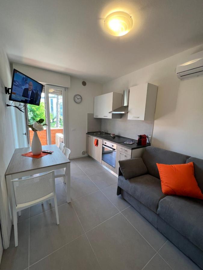 Twin Pine Trees Flats, Near Beach บิบิโอเน ภายนอก รูปภาพ